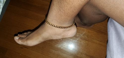 Customer photo review of Chunky Curb Anklet Gold