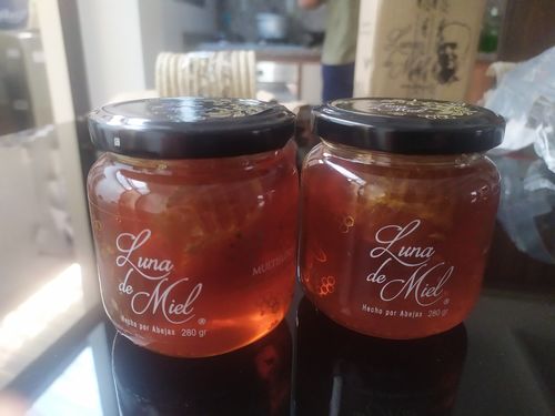 Customer photo review of Luna de miel con panal de abejas