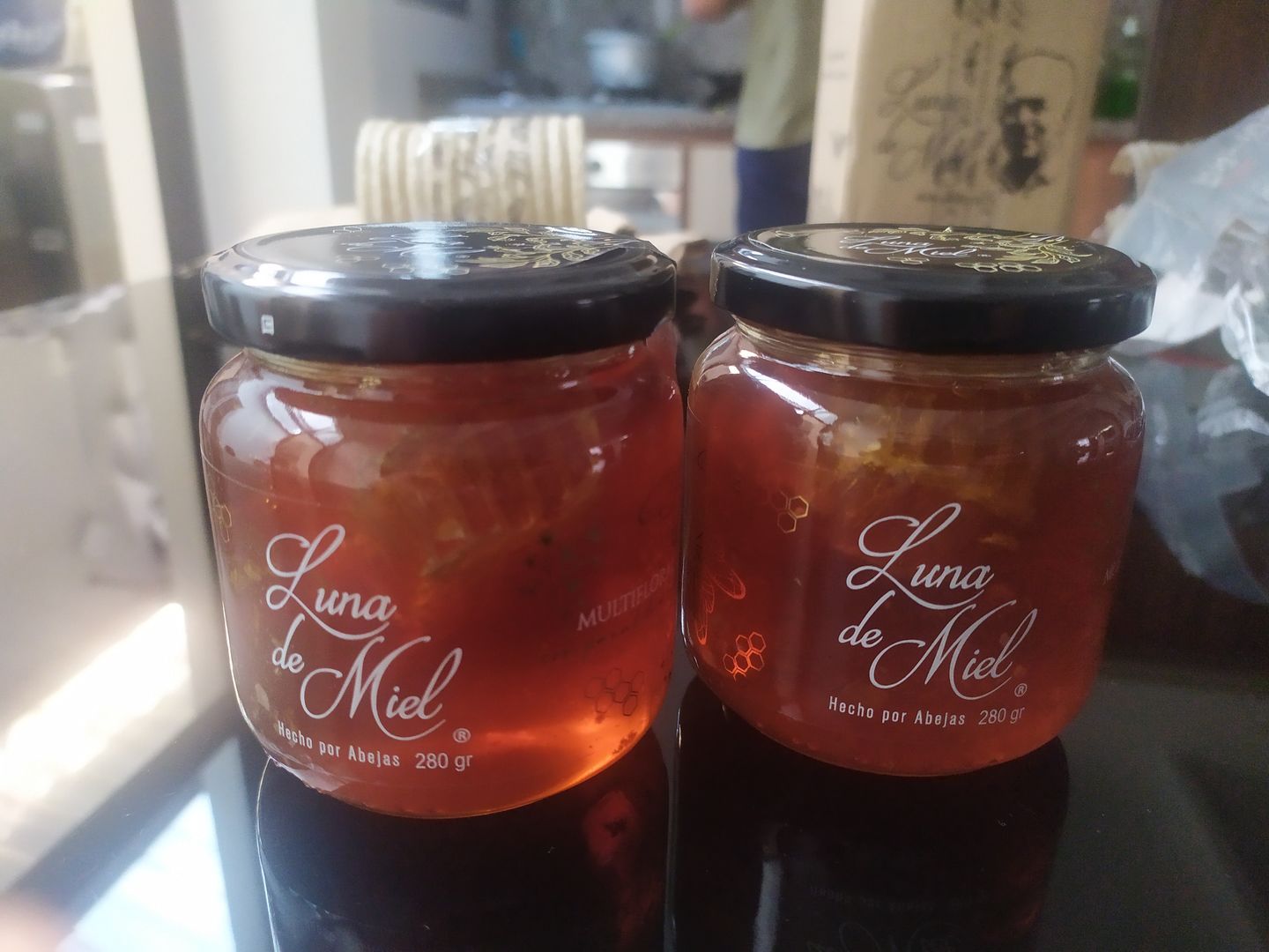 Customer photo review of Luna de miel con panal de abejas