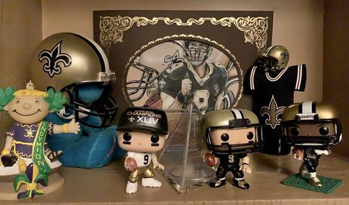 Customer photo review of 139 FUNKO POP sports : Alvin Kamara NFL Saints