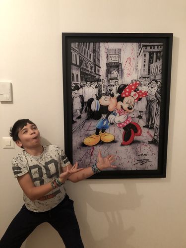 Customer photo review of "Times square kiss" Édition Prestige sur Plexiglas - Encadrement "caisse américaine"