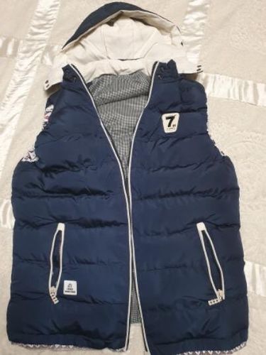 Customer photo review of Men Winter Vests Hat Detachable Down Vest Casual Waistcoat Sleeveless Jackets