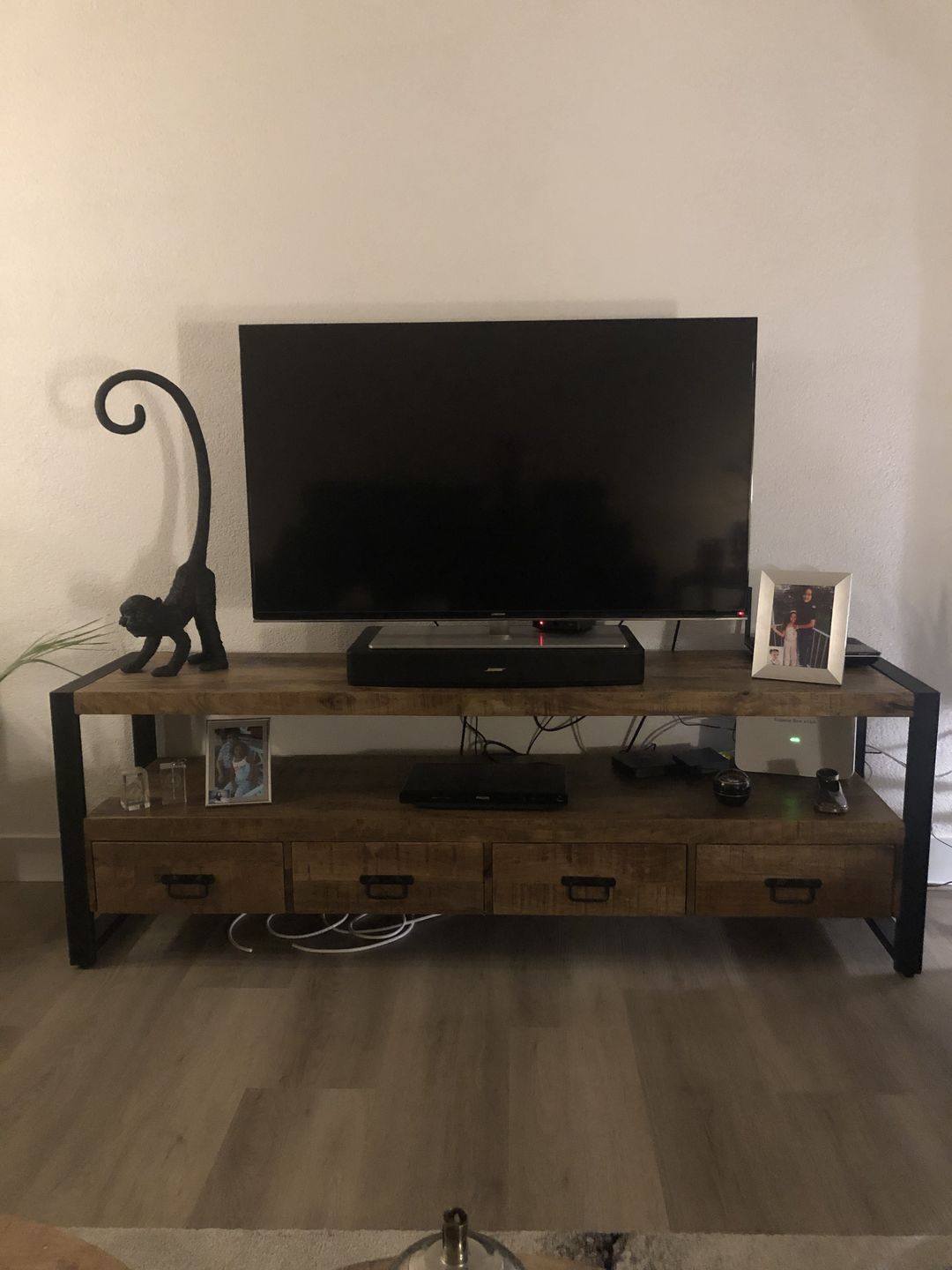 Customer photo review of TV-meubel Industrieel Design | Mangohout en Staal | 180x45x60cm