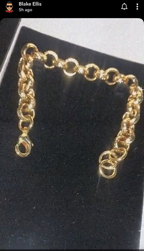 Customer photo review of PATTERNED BELCHER BRACELET (GOLD) 12MM