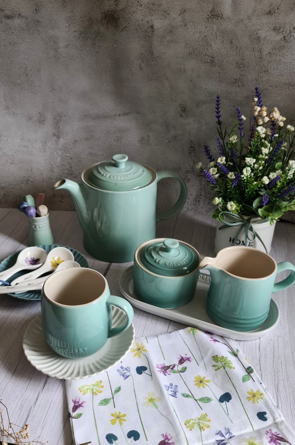 Customer photo review of Le Creuset Stoneware Grand Teapot
