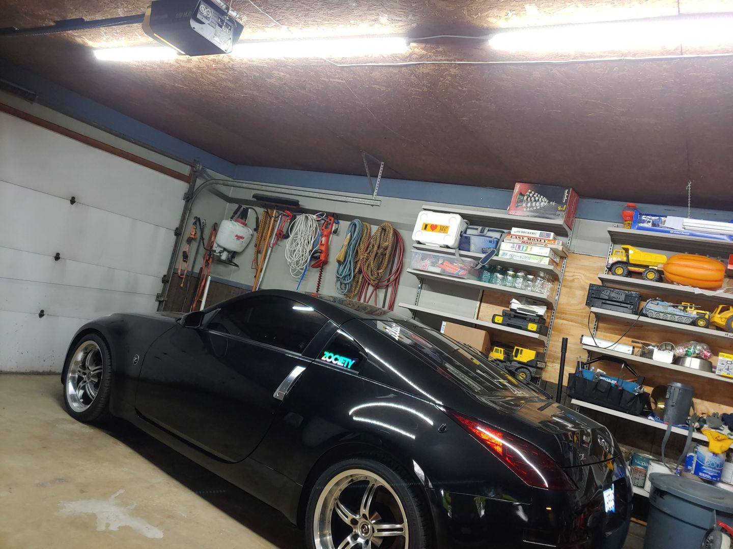 Customer photo review of T8 8ft V Shape LED Tube Light 60W Integrated 6500K Clear, ETL Listed, Plug and Play, Linkable Led Bulbs for Garage, Warehouse, Shop