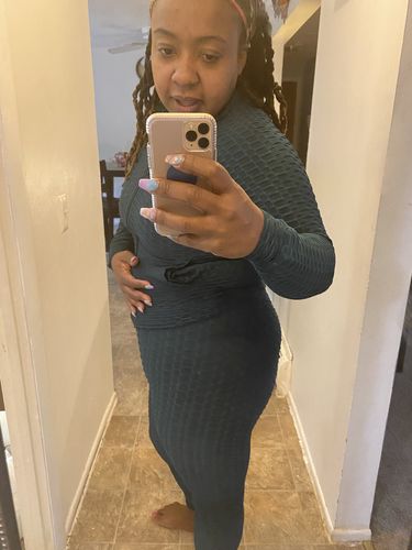 Customer photo review of Sexy Sportswear Patchwork Zipper Collar Two Pieces