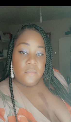 Customer photo review of Ruby Magnetic Eyelashes and Eyeliner Kit