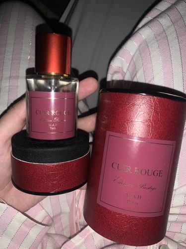 Customer photo review of Cuir Rouge