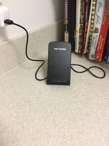 Customer photo review of iPhone Wireless Charging Stand