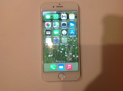 Customer photo review of Apple iPhone 7 32GB Silver Unlocked Refurbished Excellent