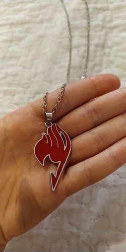 Customer photo review of Collier Fairy Tail Rouge