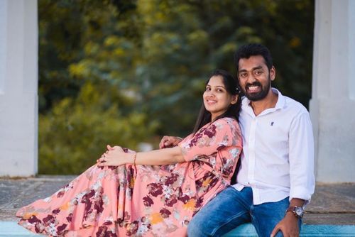 Customer photo review of Luxe Peach Rouge Maternity Flow Dress