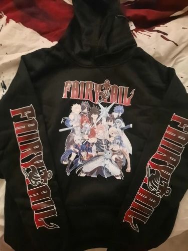 Customer photo review of Sweat à capuche Fairy Tail Noir La Guilde