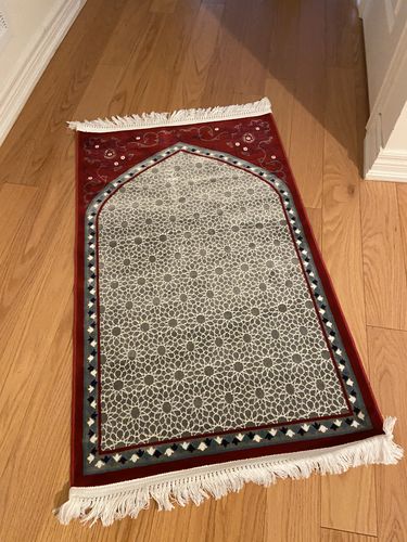Customer photo review of Mihrab Al Quds Prayer Mat