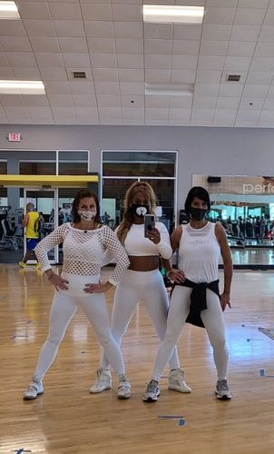 Customer photo review of ULTIMATE SCRUNCH TIGHT - Snow