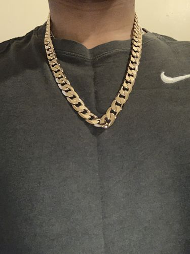 Customer photo review of CURB CHAIN (WHITE GOLD) 12MM