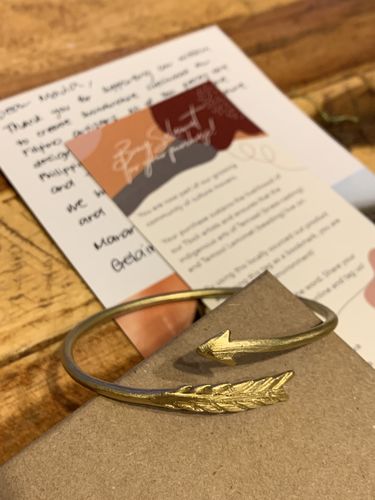 Customer photo review of Hanak Arrow Bangle