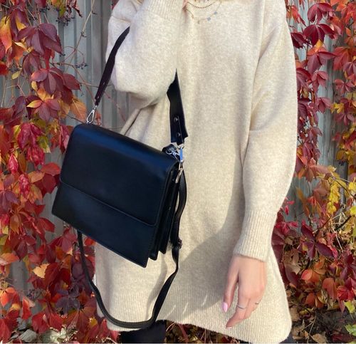 Customer photo review of Anna Crossbody Bag
