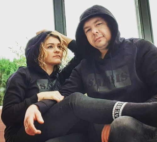 Customer photo review of SAEBIS® All Black Damen Hoodie schwarz