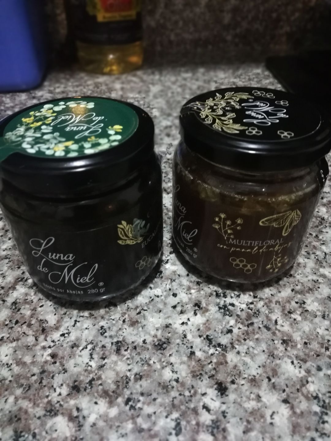 Customer photo review of Luna de miel con panal de abejas