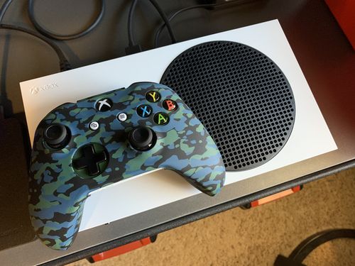 Customer photo review of Submarine Camo - XBOX One Controller Skin