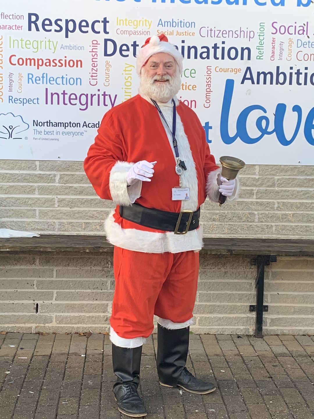 Customer photo review of Deluxe Santa Costume