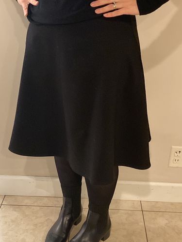 Customer photo review of PONTE CIRCLE SKIRT- BLACK