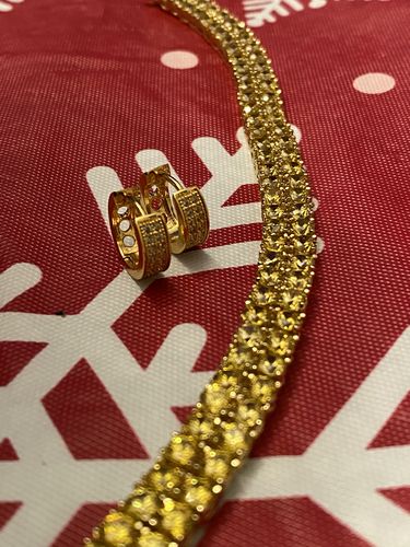 Customer photo review of Canary Lemonade Lab Made Stones 2 Row Bracelet