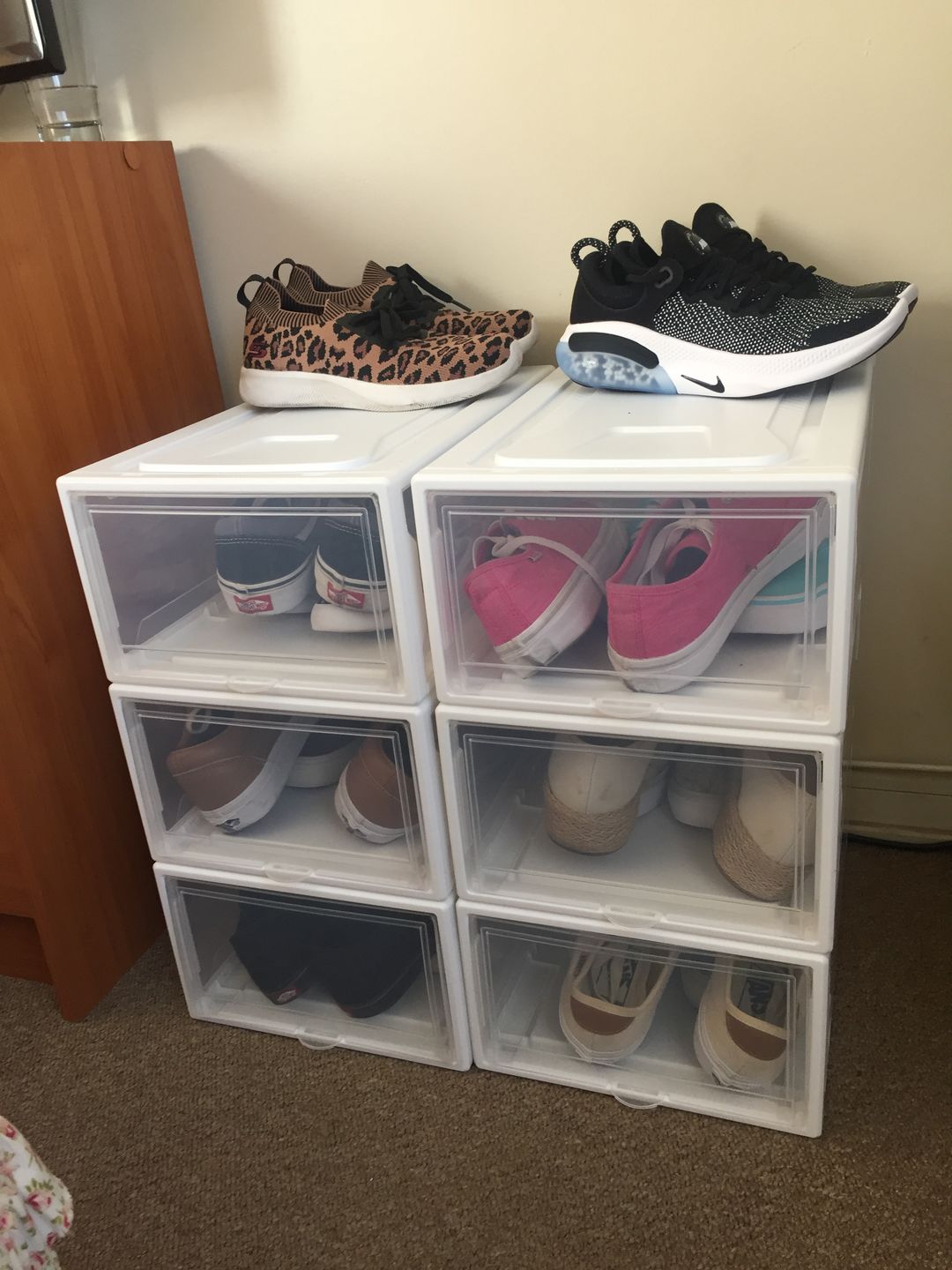 Customer photo review of Caja organizadora de zapatos blanca transparente (caja unitaria)