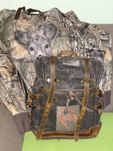 Customer photo review of Rucksack Mit Patch / Olivgrau (🌲)