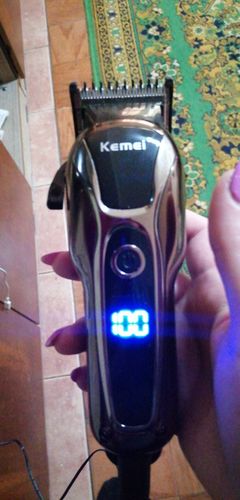 Customer photo review of IZZYCUT™ La tondeuse tendance pour cheveux et barbes avec Ecran LCD