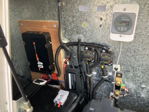 Customer photo review of Dual input 40A In-Vehicle Battery Charger DC iTECHDCDC40 DCDC