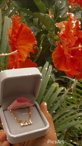 Customer photo review of COLLIER PERSONNALISÉ ECRITURE ANCIEN ANGLAIS