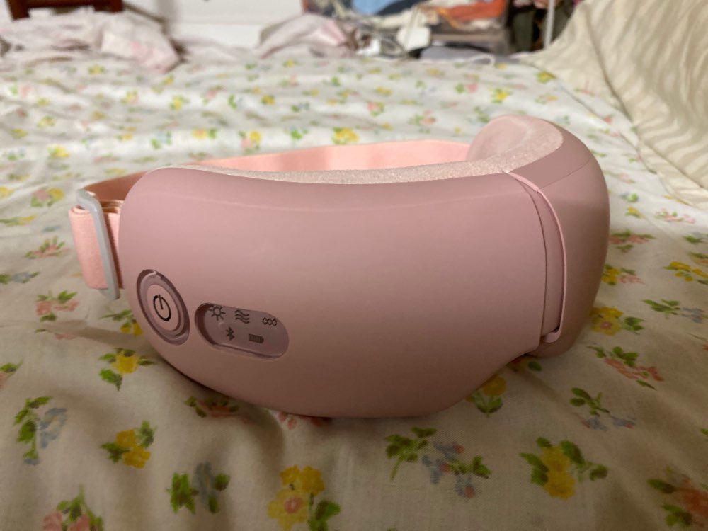 Customer photo review of Eyeology™ Intelligent Eye Massager