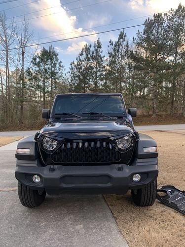 Customer photo review of Vader Grille w/ Mesh - Glossy Black (18-21 Jeep Wrangler JL & Gladiator JT)