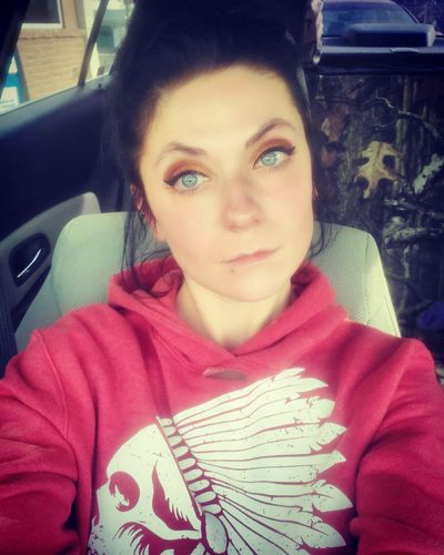 Customer photo review of 1- Apache Crop Hoodie