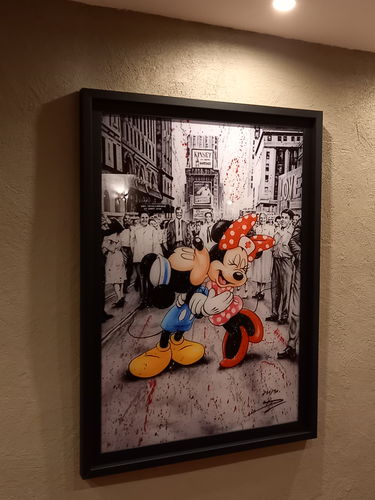 Customer photo review of "Times square kiss" Édition Prestige sur Plexiglas - Encadrement "caisse américaine"
