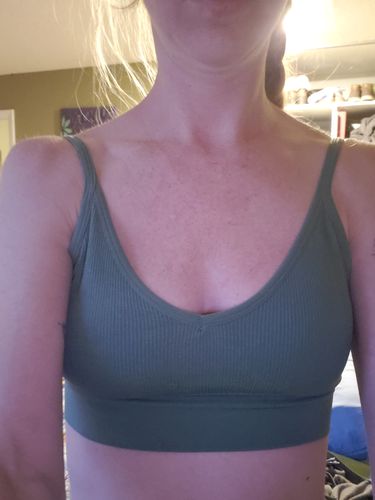 Customer photo review of Ultimate Versatile Seamless Bralette