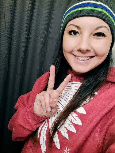 Customer photo review of 1- Apache Crop Hoodie - Heather Red