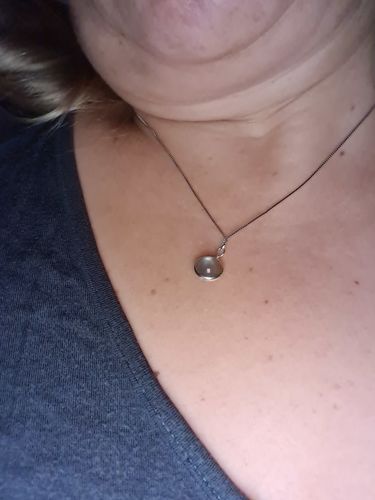 Customer photo review of Halskette „Leuchtender Labradorit“ aus 925er Silber