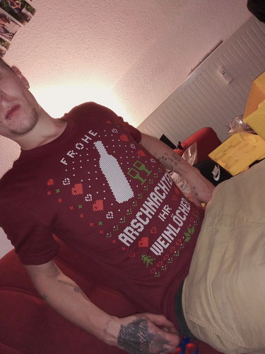 Customer photo review of Frohe Arschnachten - Weinlöcher 2020  - Herren Premium Organic Shirt