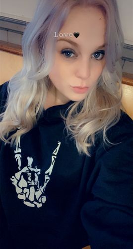 Customer photo review of 158 - Regret Crop Hoodie