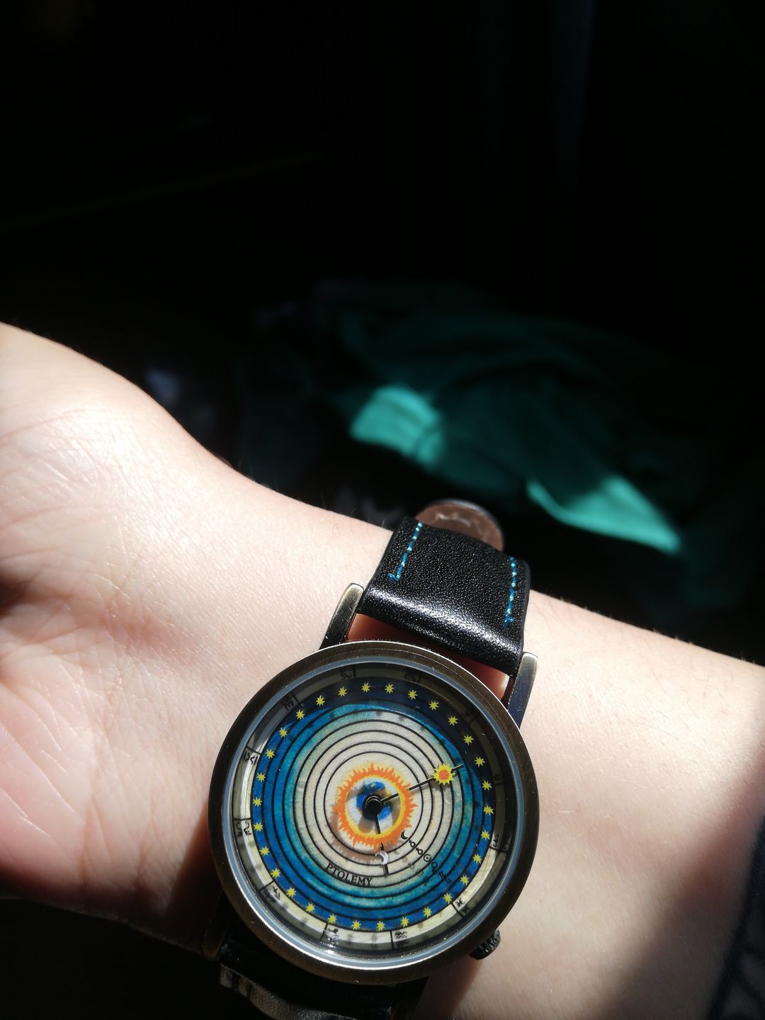 Customer photo review of Reloj Análogo Philosophers Guild Sistema de Ptolomeo 33mm