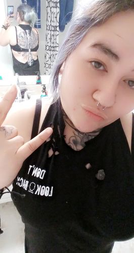 Customer photo review of 8- Look Back Stringer Tank Top