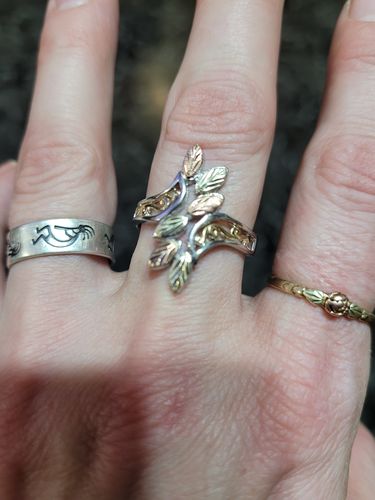 Customer photo review of Six Leaf Fancy Sterling Ring - Black Hills Gold