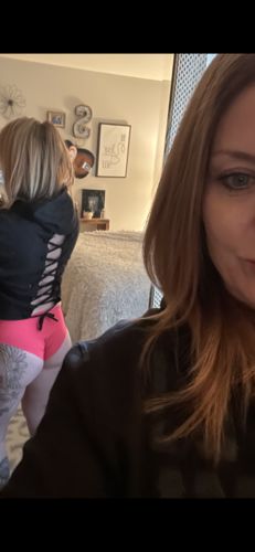 Customer photo review of #Comfort Crop Hoodie - 012