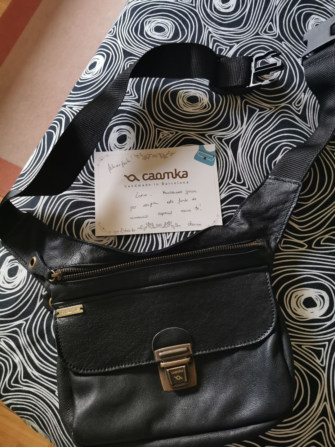 Customer photo review of Riñonera "Classic Black & Old Gold” + Bolsillo trasero · Piel · Pieza Exclusiva Núm. 19004