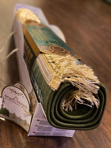 Customer photo review of Al Rawdah Premium Prayer Mat 10mm (Dark Green)