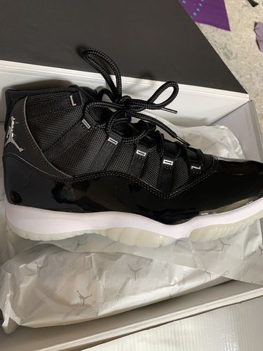 Customer photo review of Air Jordan 11 Retro 25th  Anniversary